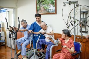Nhu cầu nhân lực và môi trường làm việc đa dạng giúp Phục hồi chức năng trở thành ngành đáng cân nhắc